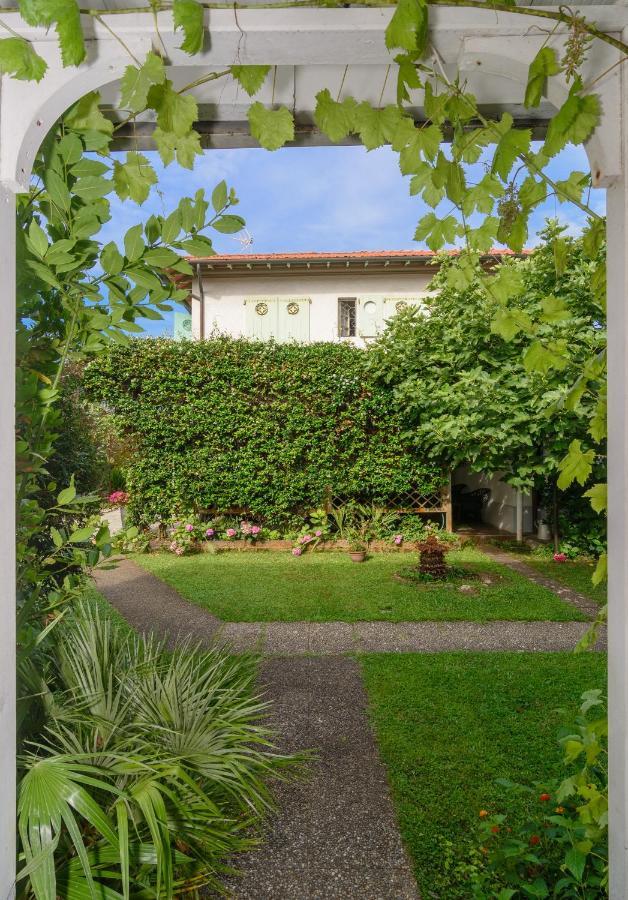 Hotel Poseidon Marina di Pietrasanta Exterior photo